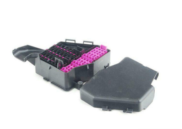 8D1941824 - NEW AUDI A4 B7 FUSE HOLDER LHD 8D1941824 ORIGINAL