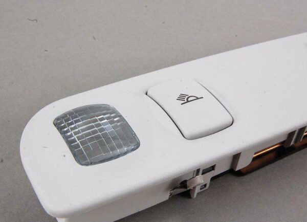 8E0947111A9NQ - NEW AUDI A3 8P REAR INTERIOR AND READING LIGHT 8E0947111A9NQ ORIGINAL