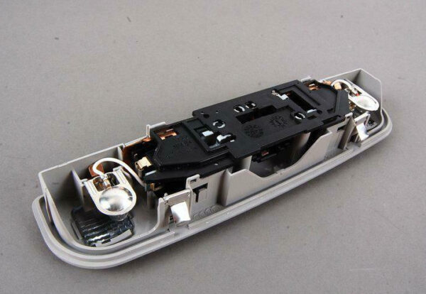 8E0947111A9NQ - NEW AUDI A3 8P REAR INTERIOR AND READING LIGHT 8E0947111A9NQ ORIGINAL