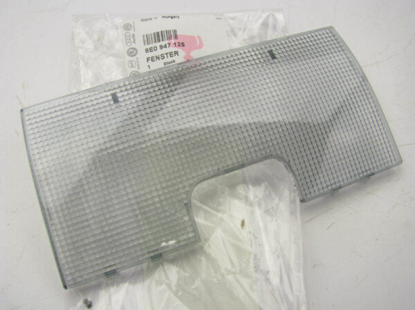 8E0947125 - NEW AUDI SEAT A3 S3 S3 SPORTBACK SEDAN QUATTRO. DIFFUSER LENS 8E0947125. ORIGINAL
