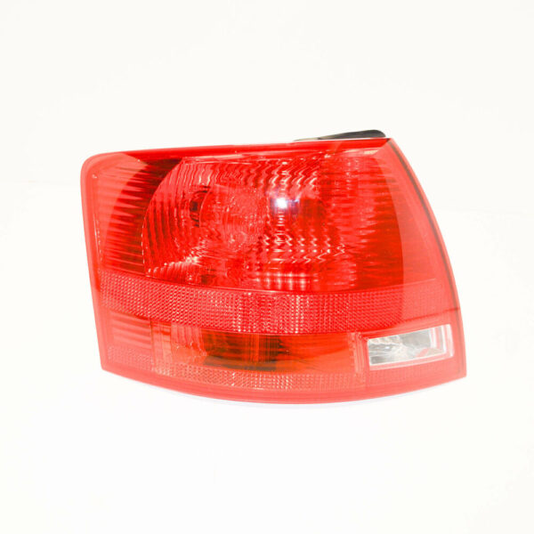 8E9945095E - NEW AUDI A4 8E B7 REAR LEFT TAIL LIGHT 8E9945095E