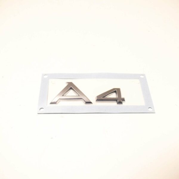 8H08537412ZZ - NEW AUDI A4 B7 BOOTLID BADGE 8H08537412ZZ 2008