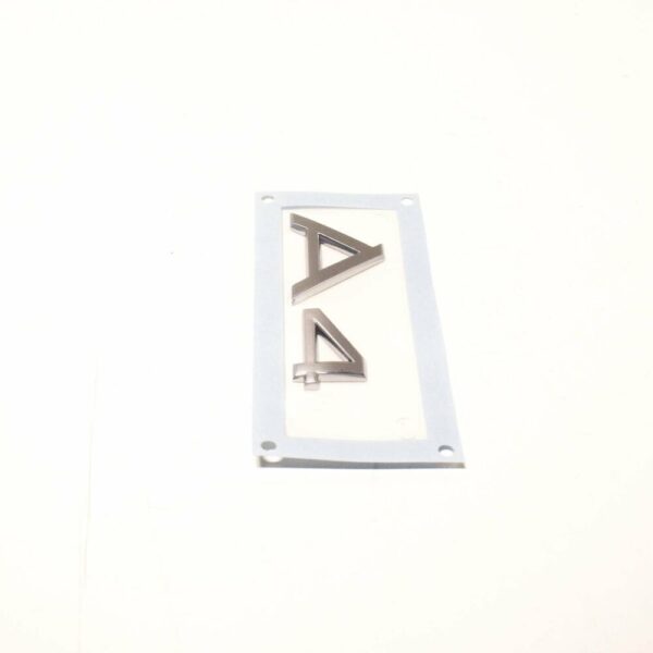 8H08537412ZZ - NEW AUDI A4 B7 BOOTLID BADGE 8H08537412ZZ 2008