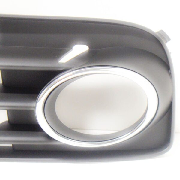 8J0807682JT94 - NEW AUDI TT 8J RIGHT FOG LIGHT GRILLE 8J0807682JT94 2010 ORIGINAL