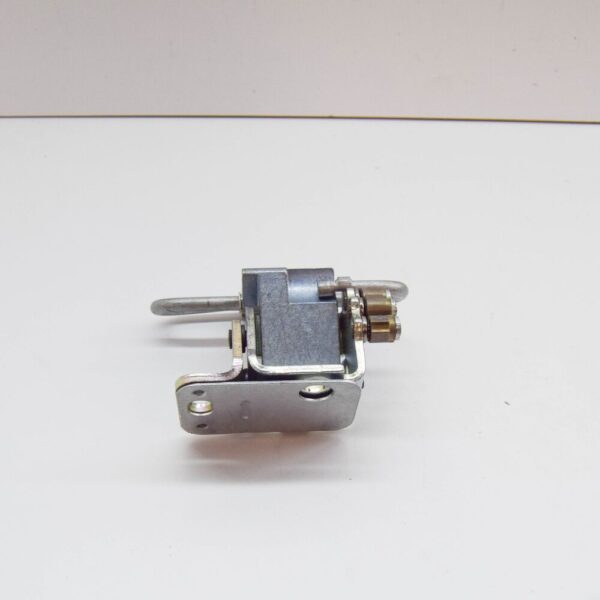 8J0831411 - AUDI TT 8J Front Left Lower Door Hinge 8J0831411 NEW GENUINE