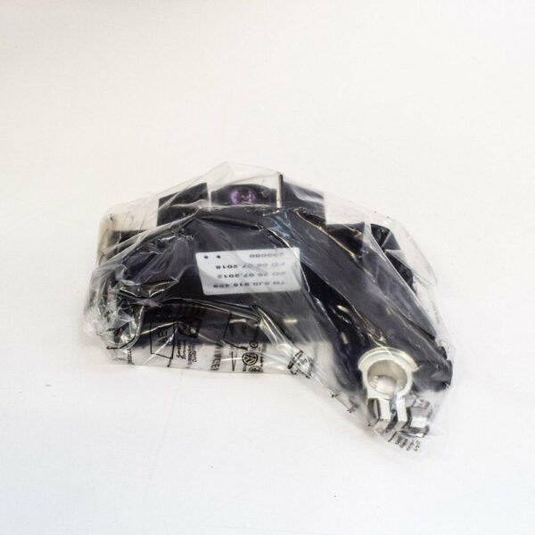 8J0915459 - NEW AUDI A4 POSITIVE BATTERY CLAMP B8 8J0915459 2011 ORIGINAL