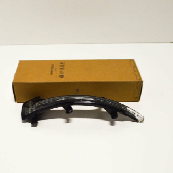 8J0949102 - NEW AUDI R8 FRONT RIGHT DOOR MIRROR TURN SIGNAL 8J0949102 OEM
