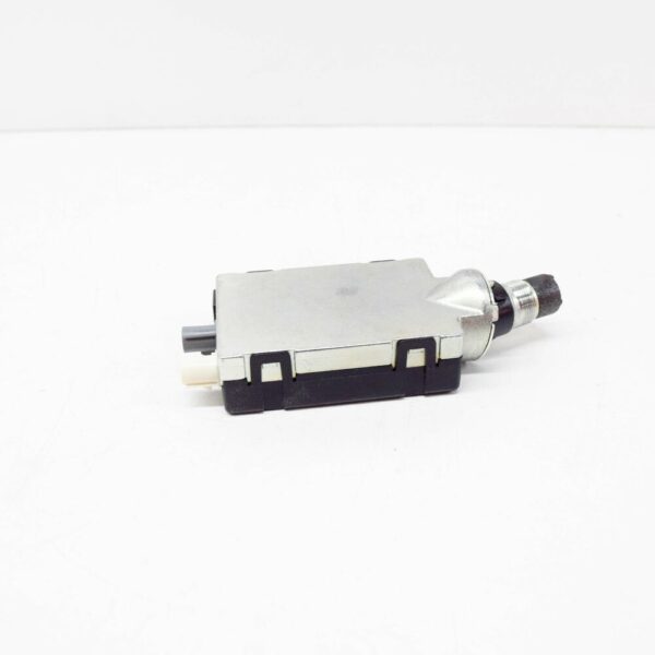 8J7035501B - NEW OEM AUDI TT ROADSTER 8J MK2 AERIAL BASE 8J7035501B GENUINE