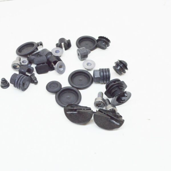8K0098615A - NEW AUDI A4 B8 BONNET ATTACHMENTS SET 8K0098615A ORIGINAL
