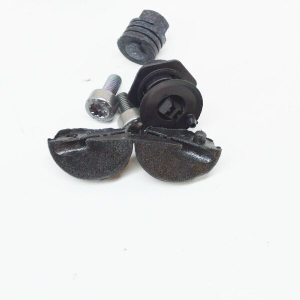 8K0098615A - NEW AUDI A4 B8 BONNET ATTACHMENTS SET 8K0098615A ORIGINAL