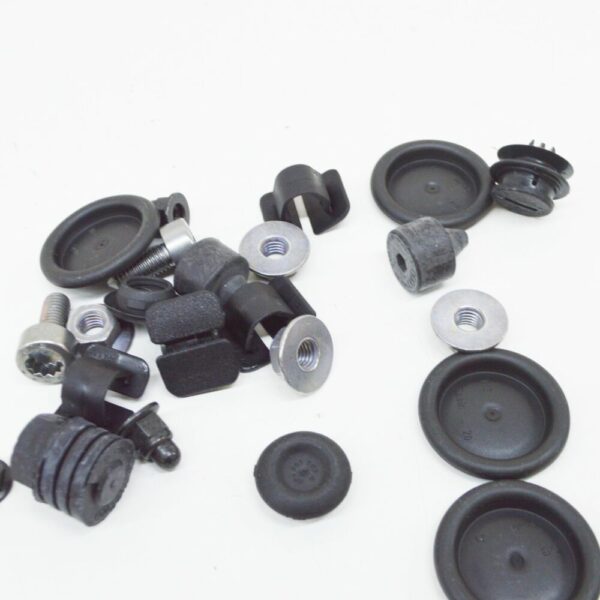 8K0098615A - NEW AUDI A4 B8 BONNET ATTACHMENTS SET 8K0098615A ORIGINAL