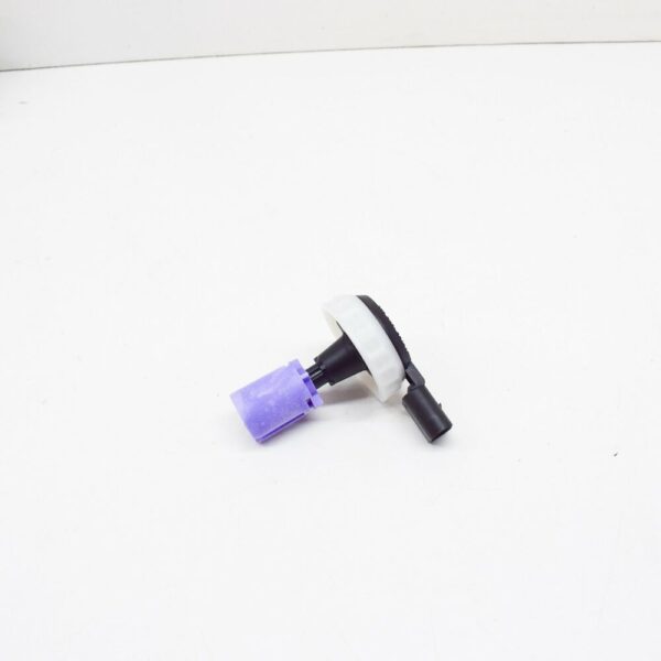 8K0611357 - NEW AUDI A4 B8 BRAKE FLUID RESERVOIR CAP 8K0611357 ORIGINAL