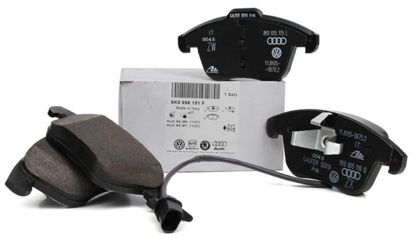 8K0698151F - NEW AUDI A5 8T FRONT BRAKE PAD SET 8K0698151F 2.0 PETROL OEM