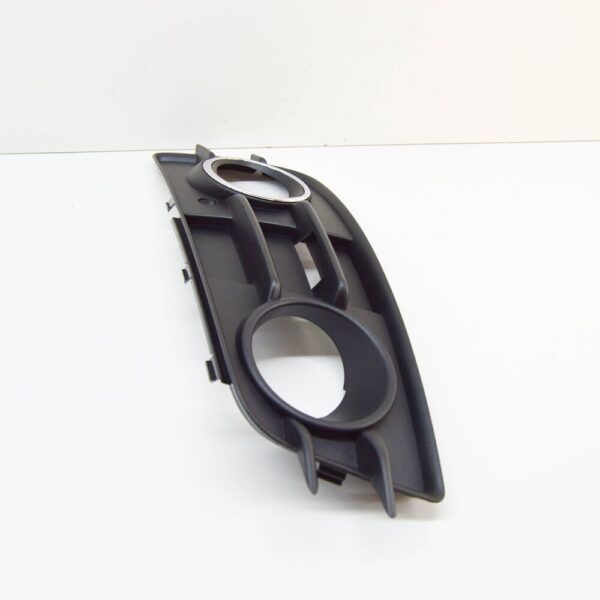 8K0807682E01C - NEW AUDI A4 B8 FRONT BUMPER RIGHT GRILLE 8K0807682E01C