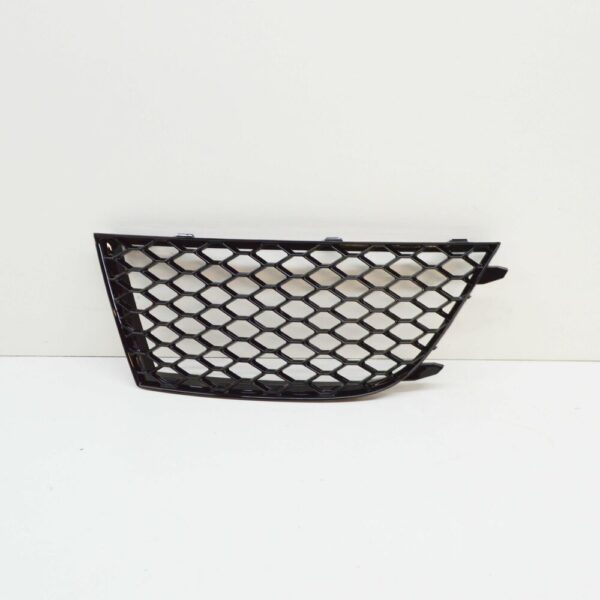 8K0807682RT94 - NEW AUDI A4 RS4 FRONT RIGHT LOWER GRILLE 8K0807682RT94 ORIGINAL