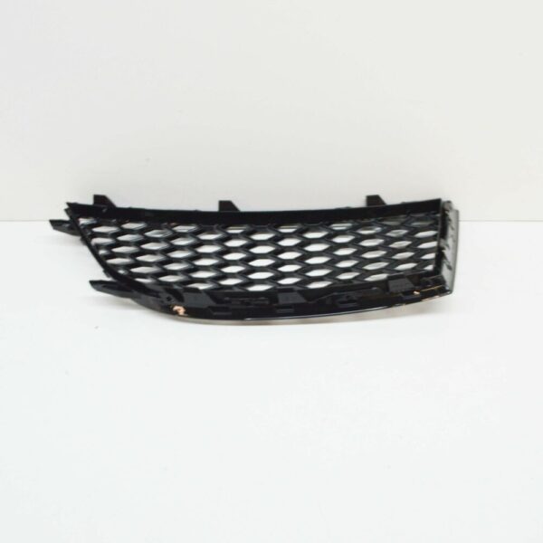 8K0807682RT94 - NEW AUDI A4 RS4 FRONT RIGHT LOWER GRILLE 8K0807682RT94 ORIGINAL