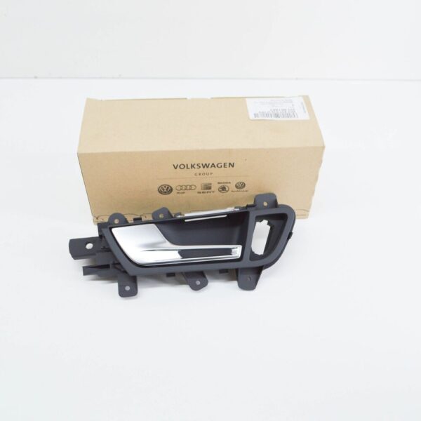 8K0837019H - AUDI RS4 Quattro B8 Front Left Inner Door Handle LHD 8K0837019H7PE NEW GENUINE