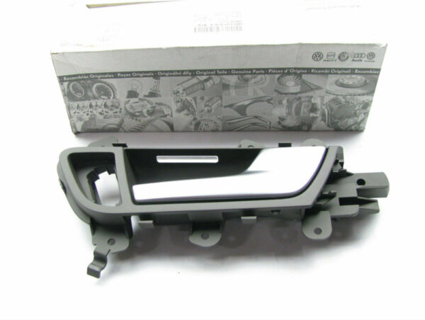 8K0839020ABD6 - NEW AUDI A4 AVANT B8 REAR RIGHT SIDE DOOR HANDLE 8K0839020ABD6 ORIGINAL