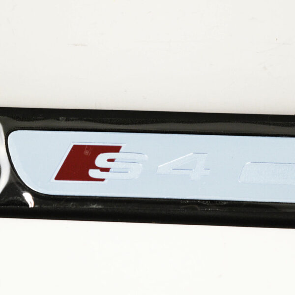 8K0853376A01C - NEW AUDI A4 B8 REAR RIGHT DOOR SILL PLATE 8K0853376A01C ORIGINAL