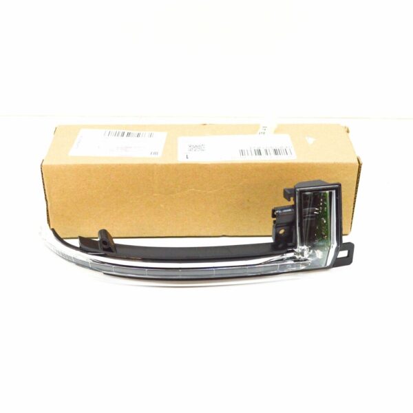 8K0949102E - NEW AUDI A5 8T RIGHT WING MIRROR TURN INDICATOR 8K0949102E