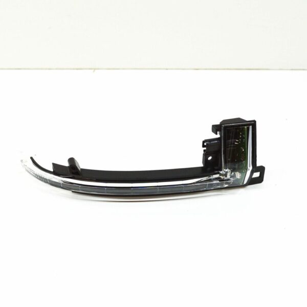 8K0949102E - NEW AUDI A5 8T RIGHT WING MIRROR TURN INDICATOR 8K0949102E