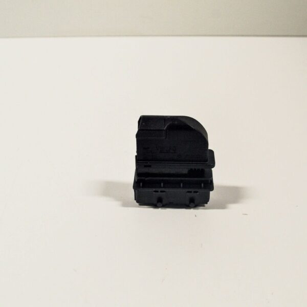 8K0972701 - NEW AUDI A1 8X FLAT CONTACT HOUSING WITH LOCKING MECHANISM 8K0972701 ORIGINAL