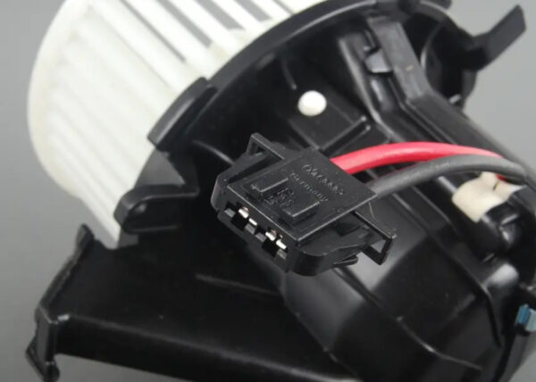 8K1820021C - NEW AUDI A4 B8 HEATER BLOWER FAN LHD 8K1820021C ORIGINAL