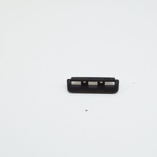 8K5861789A4PK - NEW AUDI A4 B8 REAR LEFT ROLLER SUNBLIND SUSPENSION LUG 8K5861789A4PK ORIGINAL