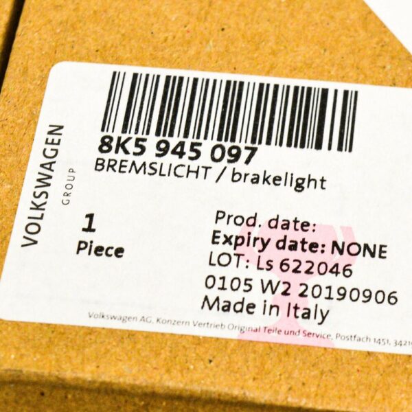 8K5945097 - NEW AUDI A4 AVANT B8 ADDITIONAL BRAKE LIGHT 8K5945097 2015