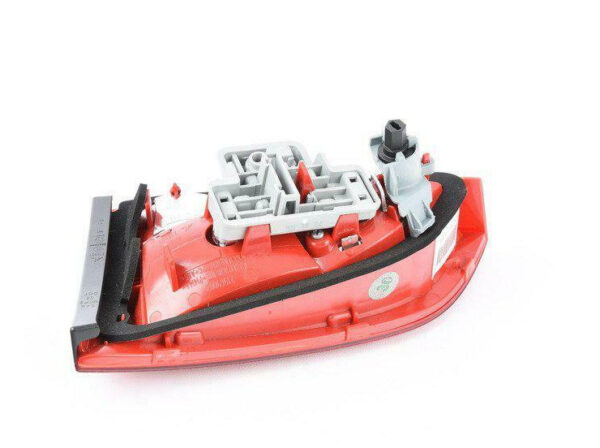 8K9945093A - NEW AUDI A4 B8 REAR LEFT INNER TAILLIGHT 8K9945093A ORIGINAL