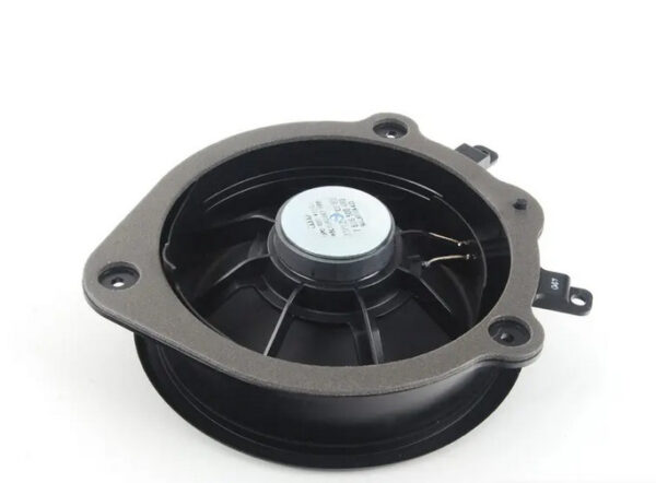 8P0035411C - NEW AUDI A3 8P REAR DOOR MID RANGE WOOFER 8P0035411C ORIGINAL