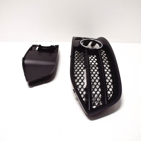 8P0807682G9B9 - New AUDI A3 S3 8P Right Fog Light Grille 8P0807682G9B9 8P0807682G