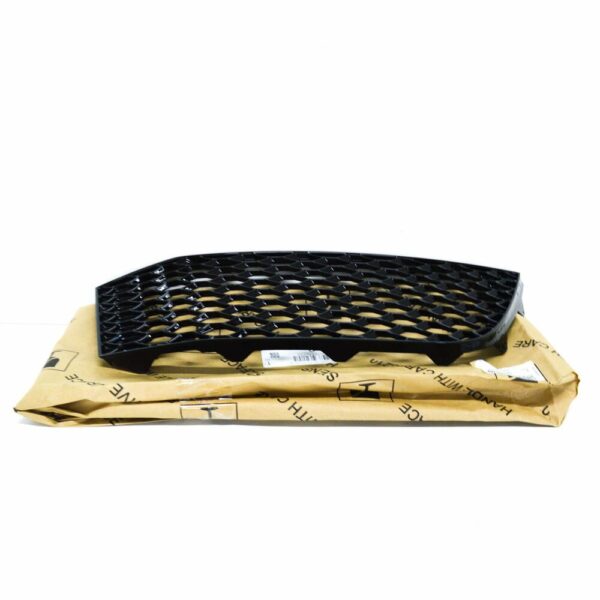 8P0807682LT94 - NEW AUDI A3 RS3 8P FRONT BUMPER RIGHT LOWER GRILL 8P0807682LT94 8P0807682L T94