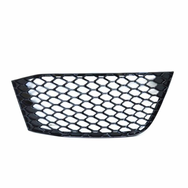 8P0807682LT94 - NEW AUDI A3 RS3 8P FRONT BUMPER RIGHT LOWER GRILL 8P0807682LT94 8P0807682L T94