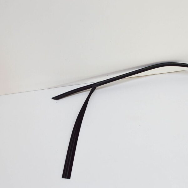 8P3837440D - NEW AUDI A3 8P FRONT RIGHT DOOR WINDOW GUIDE 8P3837440D ORIGINAL