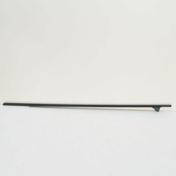 8P3837478C - NEW AUDI A3 8P FRONT RIGHT DOOR OUTER WINDOW APERTURE SEAL 8P3837478C