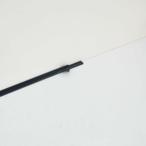 8P3837478C - NEW AUDI A3 8P FRONT RIGHT DOOR OUTER WINDOW APERTURE SEAL 8P3837478C