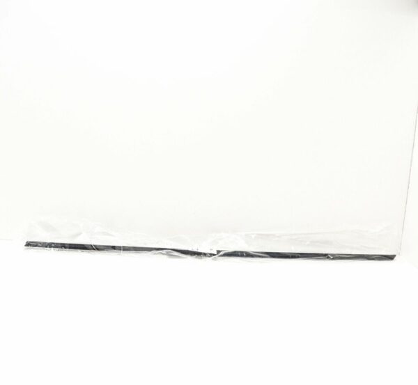8P4837478A - NEW AUDI A3 8P FRONT RIGHT OUTER WINDOW APERTURE SEAL 8P4837478A