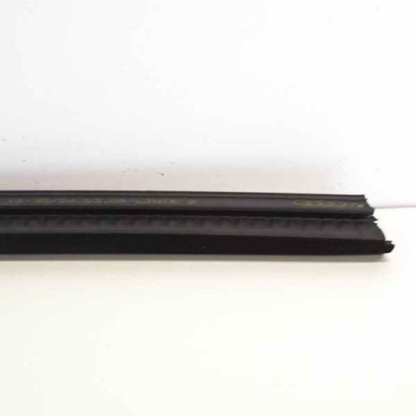 8P4837479 - AUDI A3 8P FRONT LEFT DOOR INTERIOR WINDOW TRIM SEAL 8P4837479 NEW