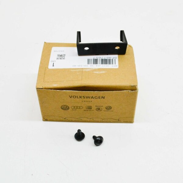 8P4877657 - NEW AUDI A3 8P REAR SUNROOF FRAME RETAINING BRACKET 8P4877657 ORIGINAL