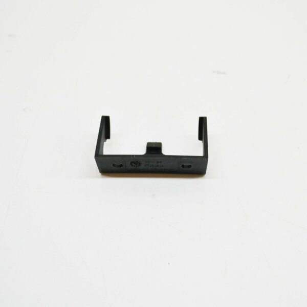 8P4877657 - NEW AUDI A3 8P REAR SUNROOF FRAME RETAINING BRACKET 8P4877657 ORIGINAL