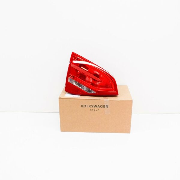 8P7945093 - NEW AUDI A3 CONVERTIBLE 8P7 LEFT SIDE INNER TAILLIGHT 8P7945093