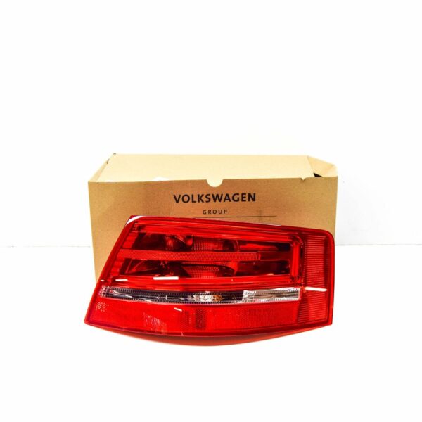 8P7945096 - NEW AUDI A3 CONVERTIBLE 8P REAR RIGHT TAIL LIGHT 8P7945096