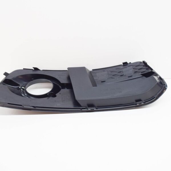 8R0807681EZDE - Audi Q5 8r fog light grille 8R0807681EZDE new original 2011
