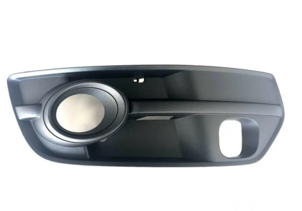 8R0807682D01C - NEW AUDI Q5 8R FRONT RIGHT BUMPER FOG LIGHT GRILLE 8R0807682D01C ORIGINAL
