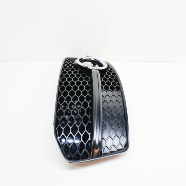 8R0807682E01C - AUDI Q5 8R Front Right Bumper Fog Light Grill 8R0807682E01C 2011 New Genuine