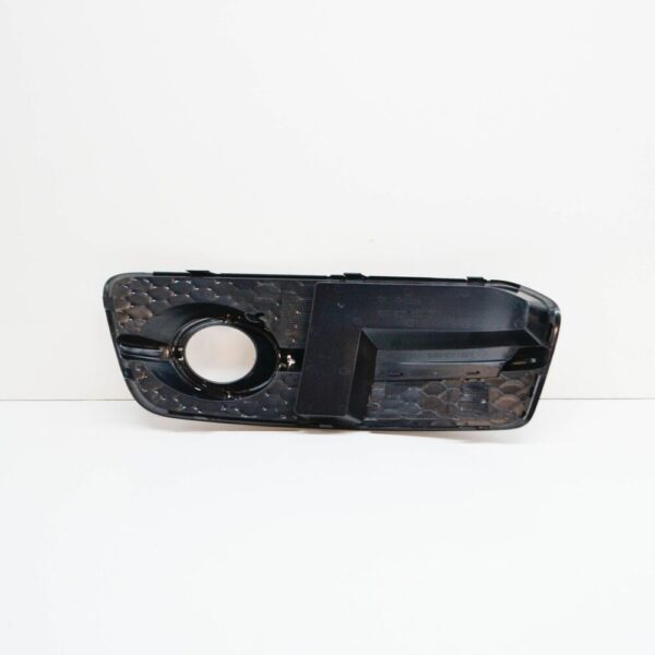 8R0807682E01C - AUDI Q5 8R Front Right Bumper Fog Light Grill 8R0807682E01C 2011 New Genuine