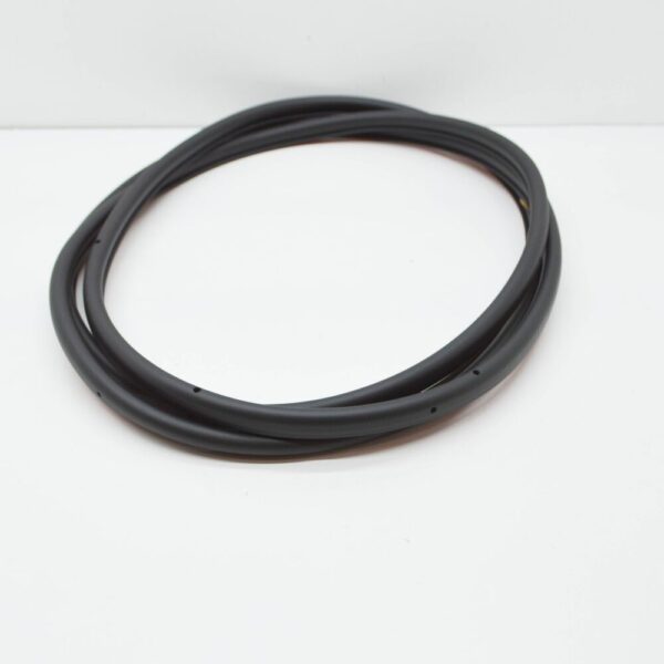 8R0837911L - NEW AUDI Q5 FRONT LEFT DOOR RUBBER SEAL 8R 8R0837911L 2013