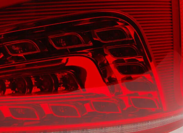 8R0945093B - NEW AUDI Q5 8R REAR LEFT UPPER TAILLIGHT 8R0945093B ORIGINAL