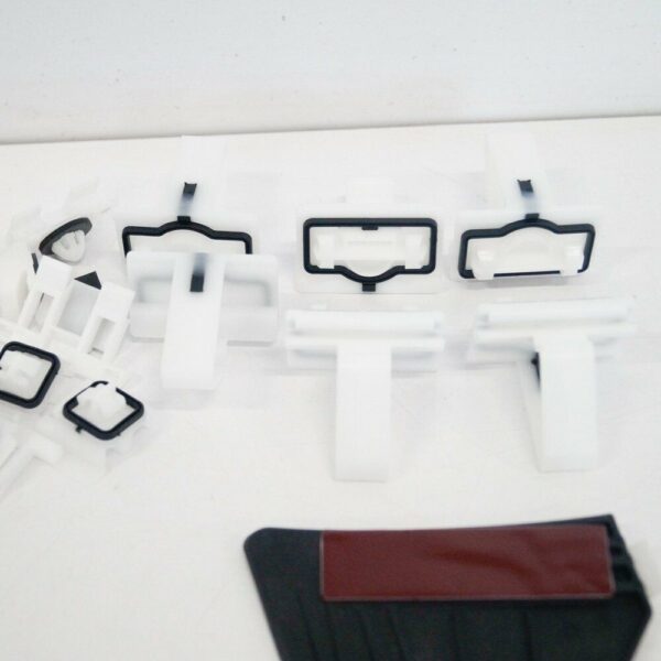 8S0898909 - NEW AUDI TT 8S ROCKER COVER FASTER SET 8S0898909